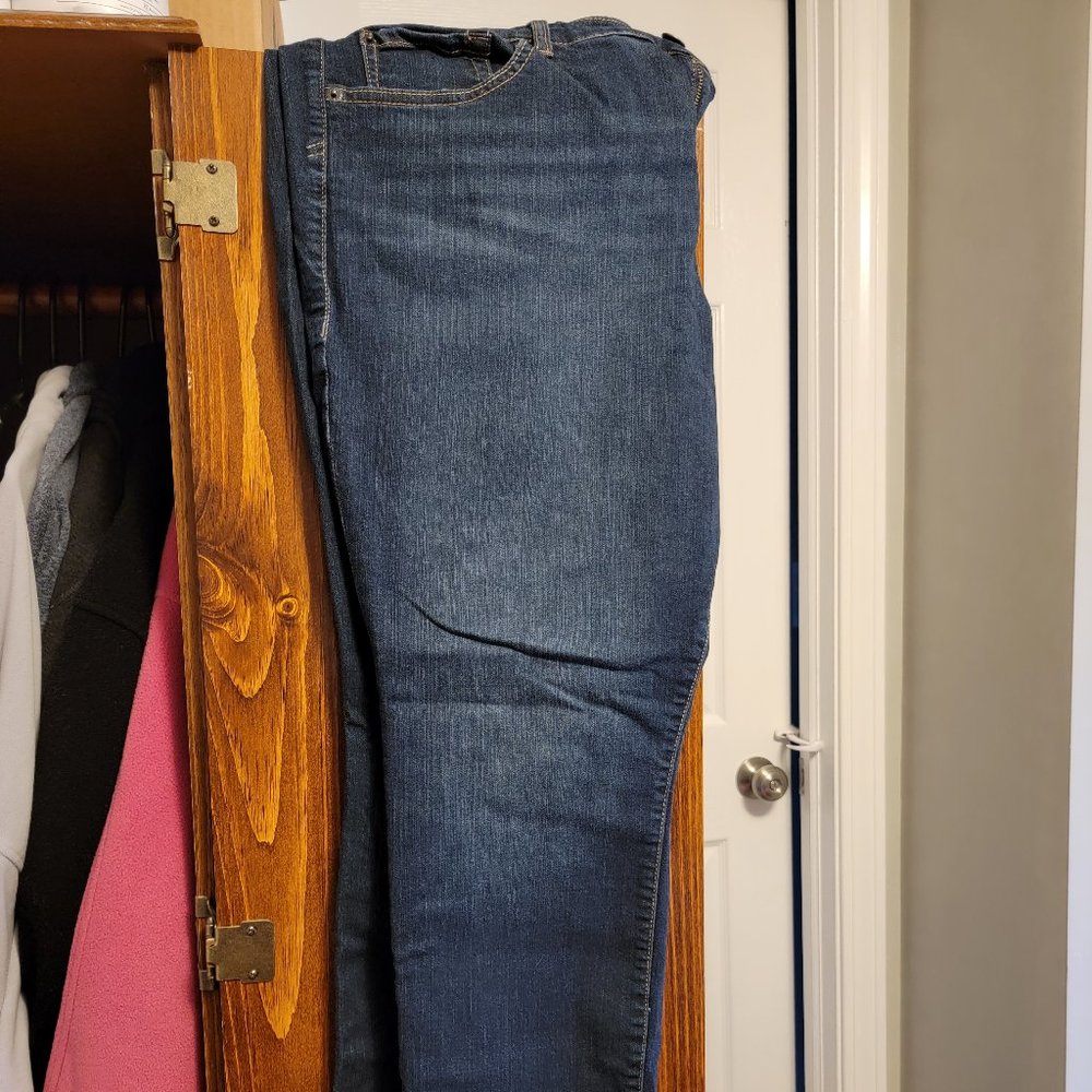 Torrid Crop Mid Rise Boyfriend Jeans - Size 20